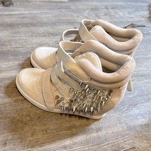 Grey/tan heel boots with spikes on side